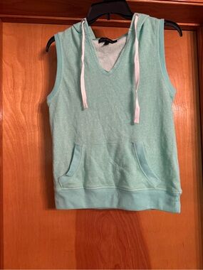 Derek Heart Mint Green Sleeveless Hoodie